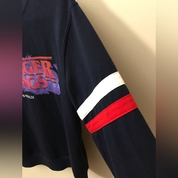 Netflix Stranger Things Fleece Crewneck Long Sleeve Soft Sweatshirt Size Medium - Picture 7 of 14